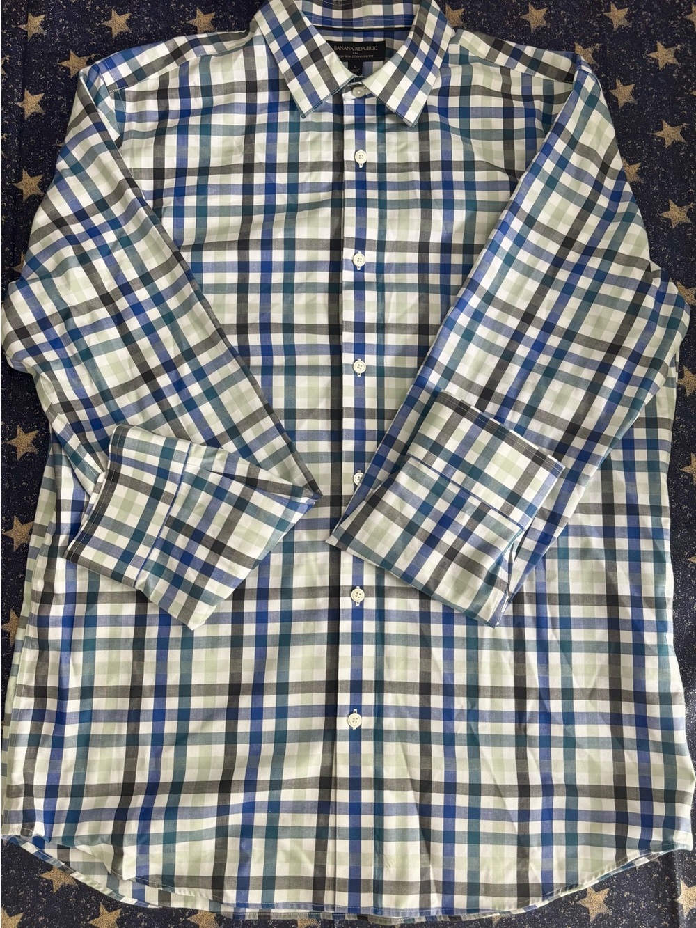 TAKING OFFERS! Banana Republic Non-Iron Button Down, L
